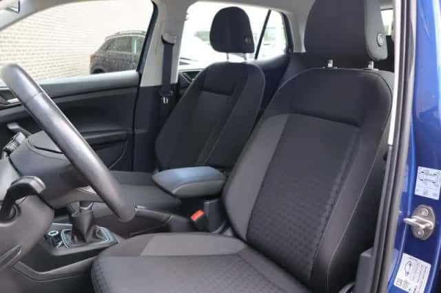Volkswagen T-Cross (2021) thumbnail 4