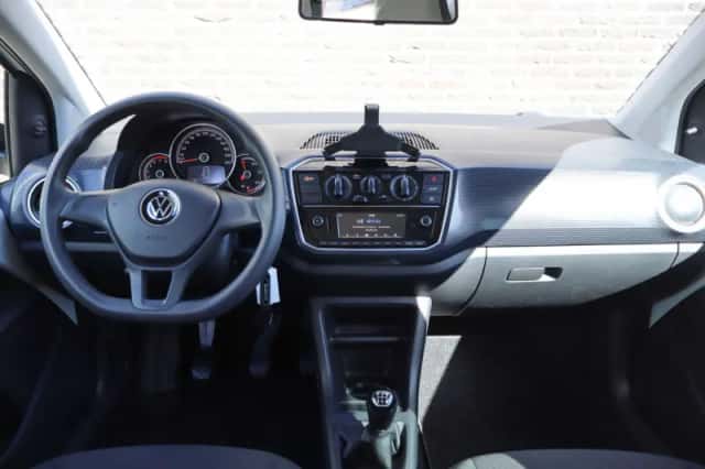 Volkswagen Up! (2020) thumbnail 5