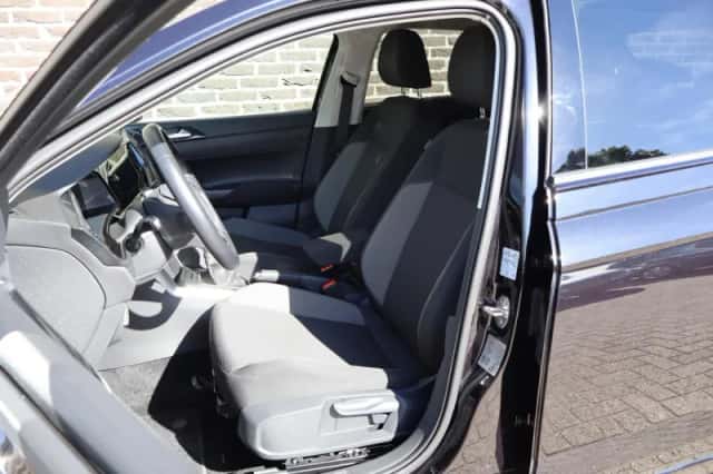 Volkswagen Polo (2024) thumbnail 4