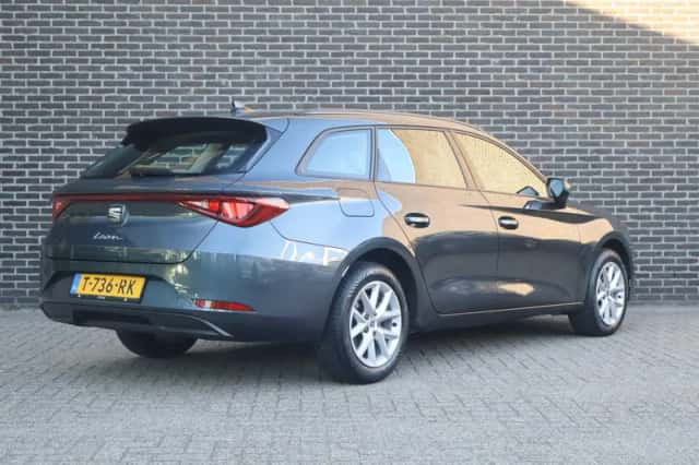 SEAT Leon Sportstourer (2023) thumbnail 2