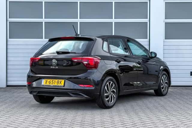 Volkswagen Polo (2023) thumbnail 2