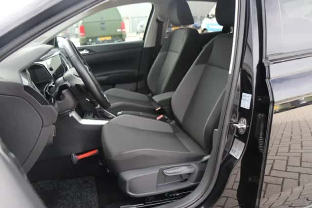 Volkswagen Polo (2024) thumbnail 4