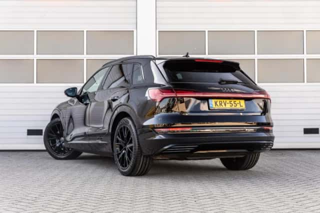 Audi e-tron (2023) thumbnail 2