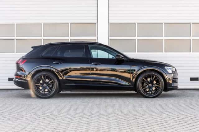 Audi e-tron (2023) thumbnail 3