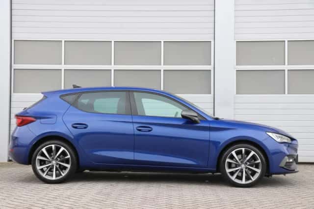 SEAT Leon (2021) thumbnail 3