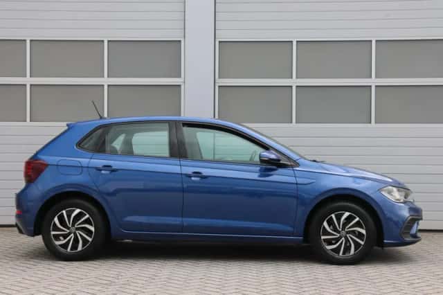 Volkswagen Polo (2023) thumbnail 3