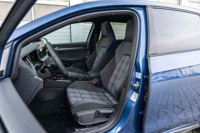 Volkswagen Golf (2026) thumbnail 4
