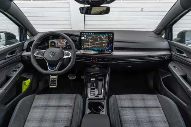 Volkswagen Golf (2026) thumbnail 5