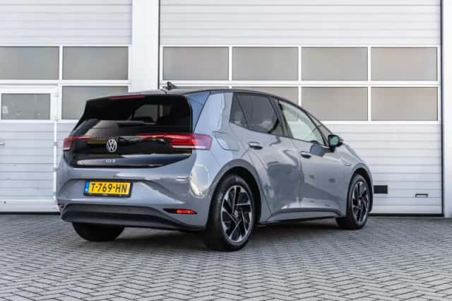 Volkswagen ID.3 (2023) thumbnail 2