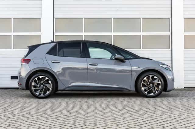 Volkswagen ID.3 (2023) thumbnail 3
