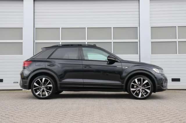 Volkswagen T-Roc (2023) thumbnail 3
