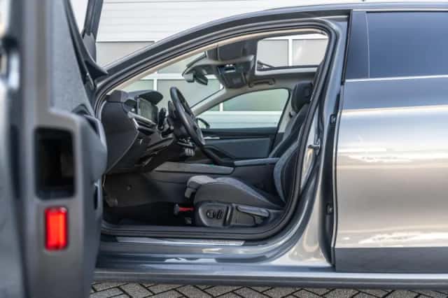 Škoda Superb (2024) thumbnail 4