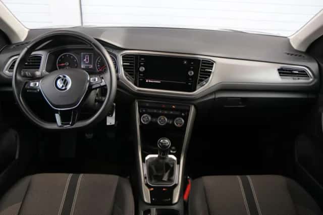 Volkswagen T-Roc (2021) thumbnail 5