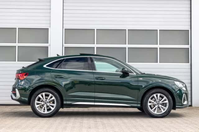 Audi Q3 (2023) thumbnail 3