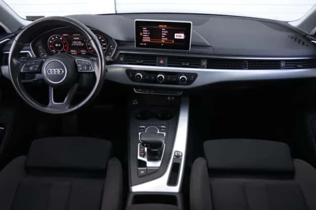 Audi A4 (2018) thumbnail 5