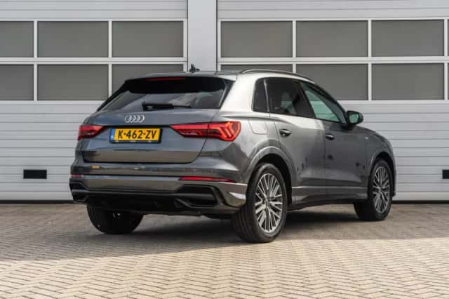 Audi Q3 (2021) thumbnail 2