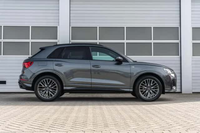 Audi Q3 (2021) thumbnail 3