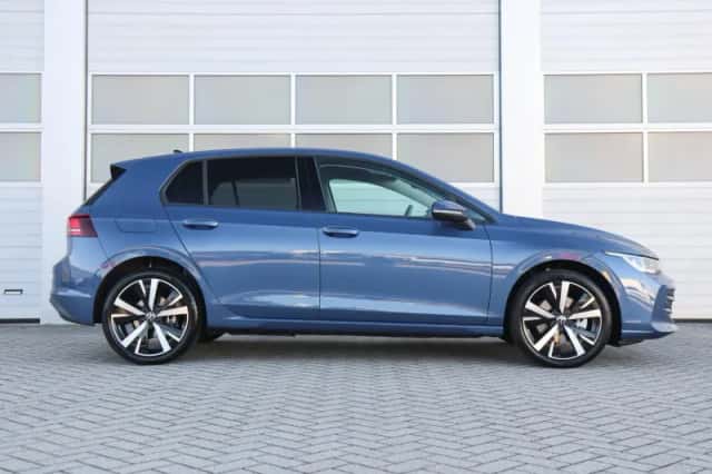 Volkswagen Golf (2026) thumbnail 3
