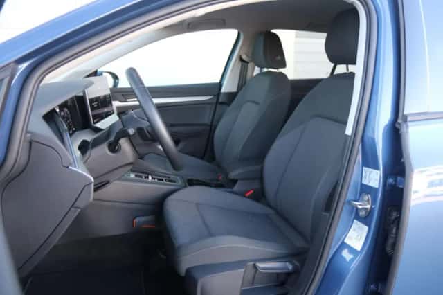 Volkswagen Golf (2026) thumbnail 4