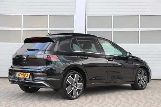Volkswagen Golf (2026) thumbnail 2