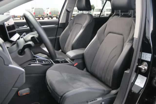 Volkswagen Golf (2026) thumbnail 4