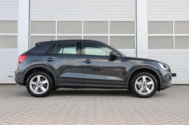 Audi Q2 (2023) thumbnail 3