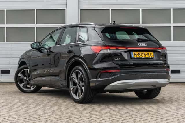 Audi Q4 e-tron (2021) thumbnail 2