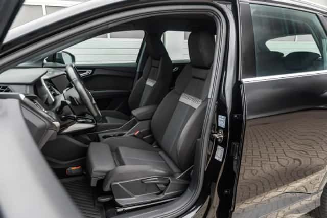 Audi Q4 e-tron (2021) thumbnail 5