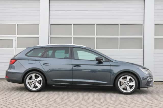SEAT Leon (2020) thumbnail 3