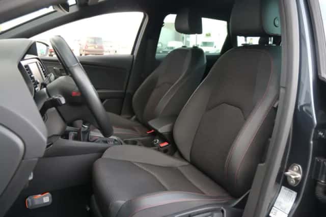 SEAT Leon (2020) thumbnail 4