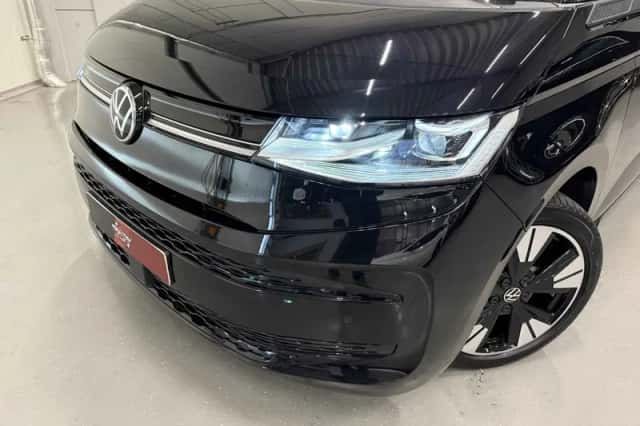 Volkswagen Multivan (2022) thumbnail 2