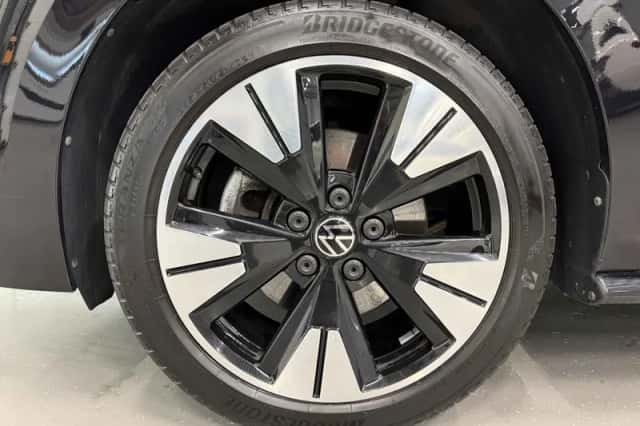 Volkswagen Multivan (2022) thumbnail 3