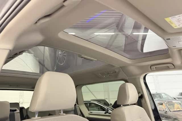 Volkswagen Multivan (2022) thumbnail 4