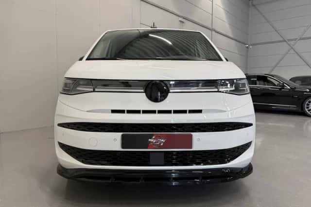 Volkswagen Multivan (2022) thumbnail 4
