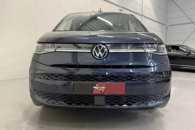 Volkswagen Multivan (2023) thumbnail 4