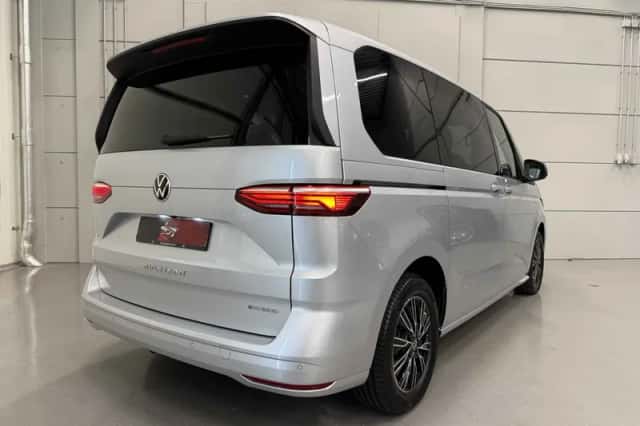 Volkswagen Multivan (2023) thumbnail 6