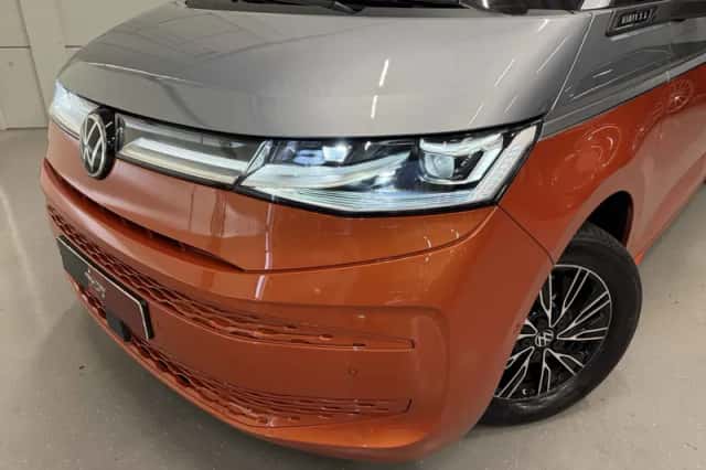 Volkswagen Multivan (2023) thumbnail 2