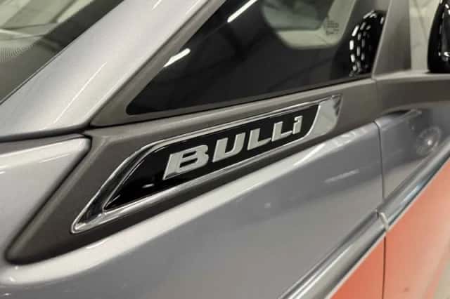 Volkswagen Multivan (2023) thumbnail 3