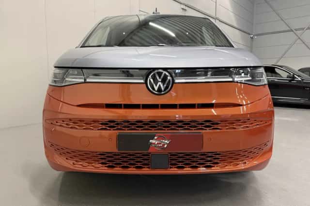 Volkswagen Multivan (2023) thumbnail 4