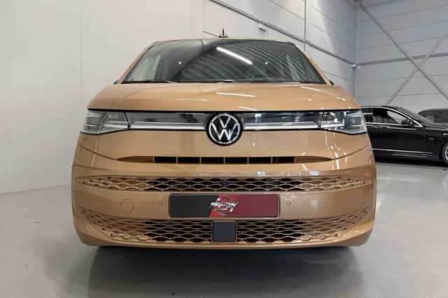 Volkswagen Multivan (2023) thumbnail 5