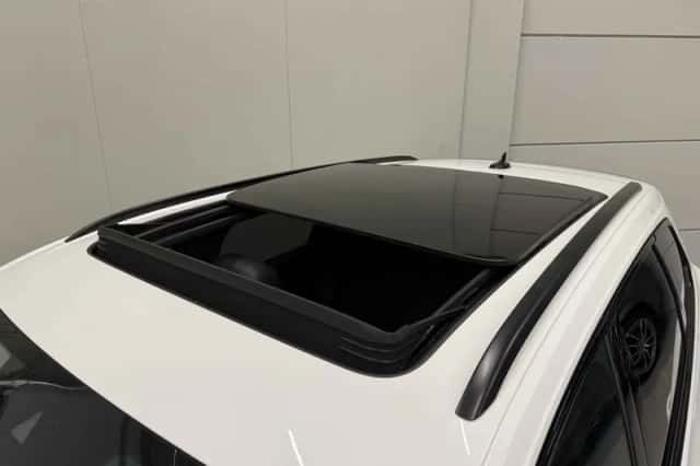 Volkswagen Touareg (2021) thumbnail 3