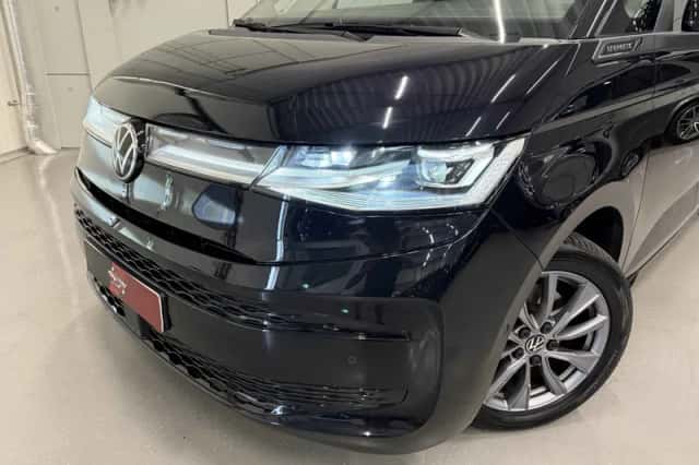 Volkswagen Multivan (2022) thumbnail 2