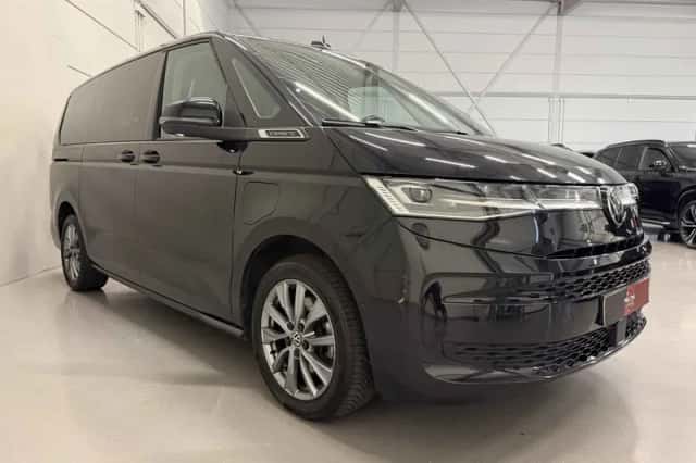 Volkswagen Multivan (2022) thumbnail 5