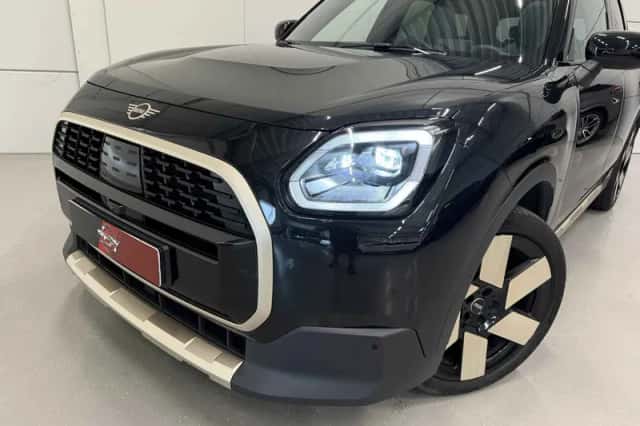 MINI Countryman (2024) thumbnail 3