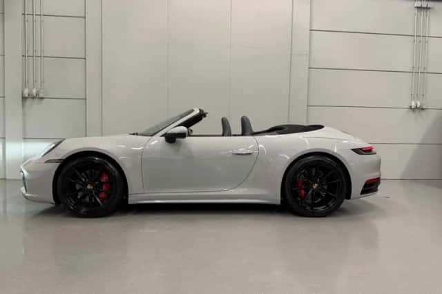Porsche 911 (2021) thumbnail 5