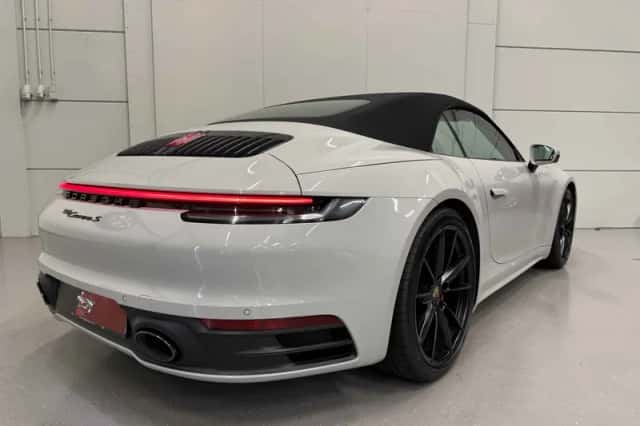Porsche 911 (2021) thumbnail 6