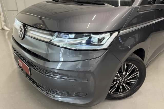 Volkswagen Multivan (2023) thumbnail 2