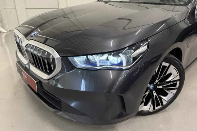 BMW 5-Serie (2024) thumbnail 2
