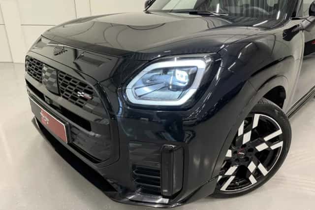 MINI Countryman (2025) thumbnail 2