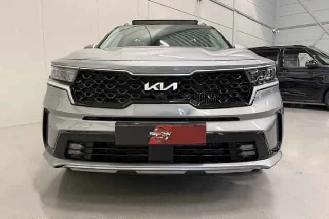 Kia Sorento (2023) thumbnail 4
